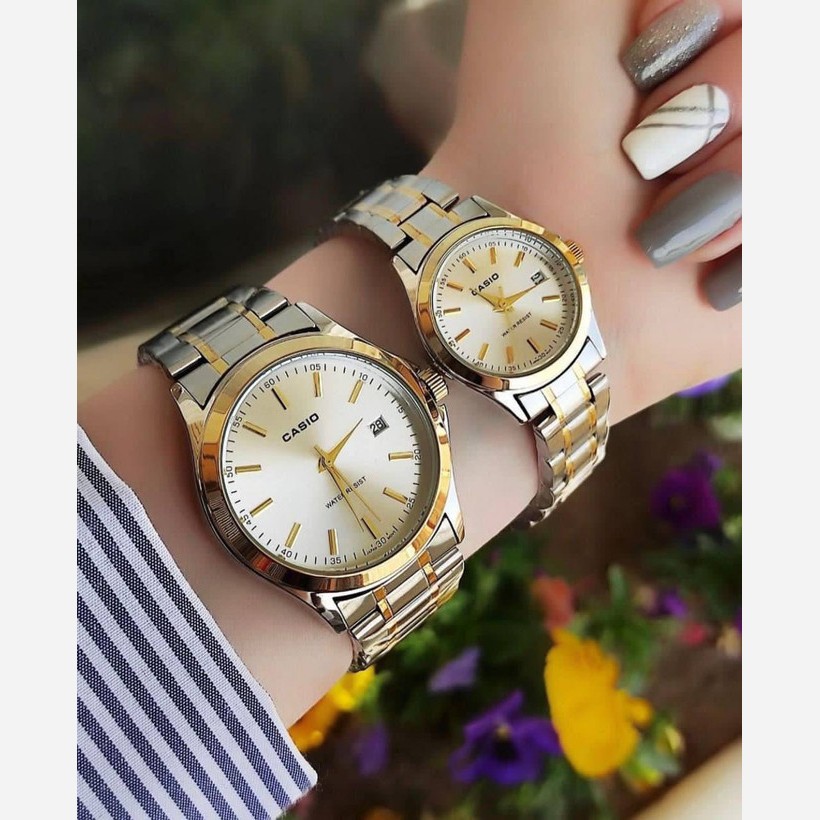 ساعت مچی ست مردانه زنانه کاسیوcasioاصل بند نقره ای طلایی صفحه سفید شیک وجذاب