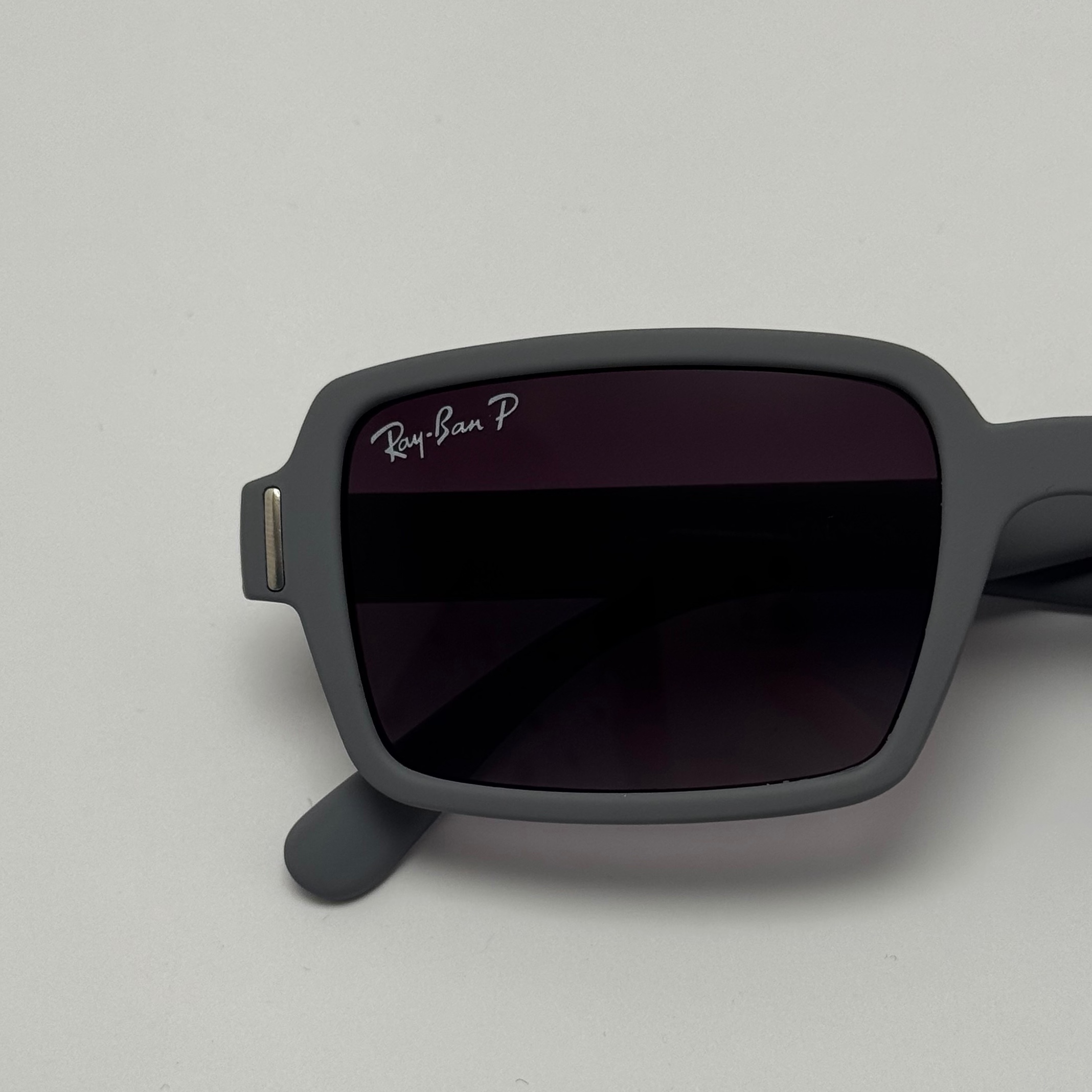 عینک آفتابی پلاریزه ریبن مستطیلی طوسی کد rayban RB 2201