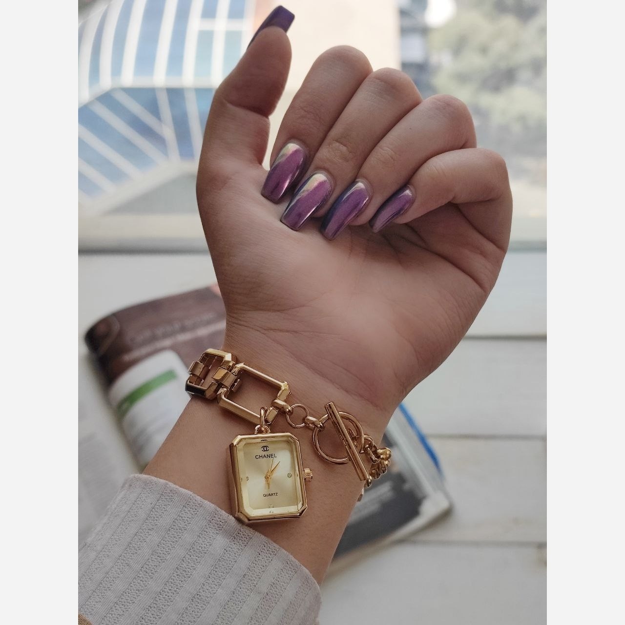 ساعت مچی زنانه شنل CHANEL با قفل تی بند استیل طلایی ارسال رایگان