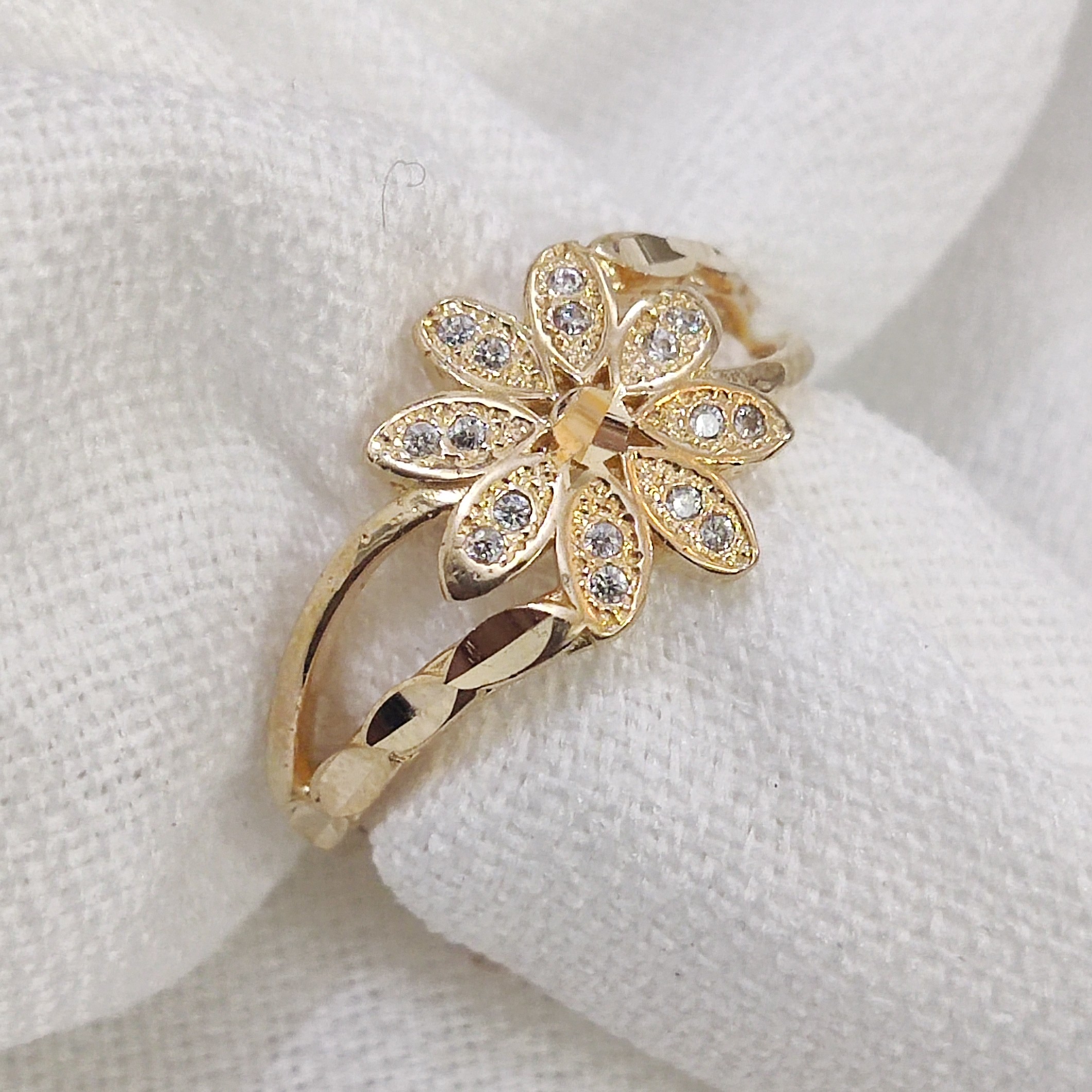 انگشتر زنانه طرح طلا،انگشتر طرح طلا زنانه،انگشتر نگین دار زنانه،انگشتر طلاروسی زنانه