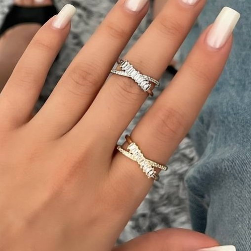 انگشتر زنانه مینیمال جواهری مربع نگین کاری شده فری سایز freesize رنگ ثابت با کیفیت بالا کد zmc (پس کرایه)