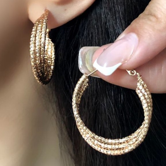گوشواره زنانه ژوپینگ حلقه ای طرح هفتی سوزنی نگین کاری شده رنگ کاملا ثابت کد sm (پس کرایه)
