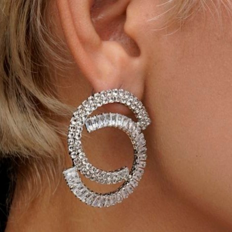 گوشواره جواهری مدل جفت حلقه ای در تنوع طرح رنگ کاملا ثابت کد bn (پس کرایه)