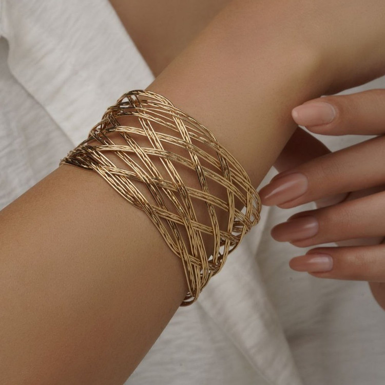 دستبند بنگل پهن مشابه طلا مدل مینیمال رنگ کاملا ثابت کد bn (پس کرایه)