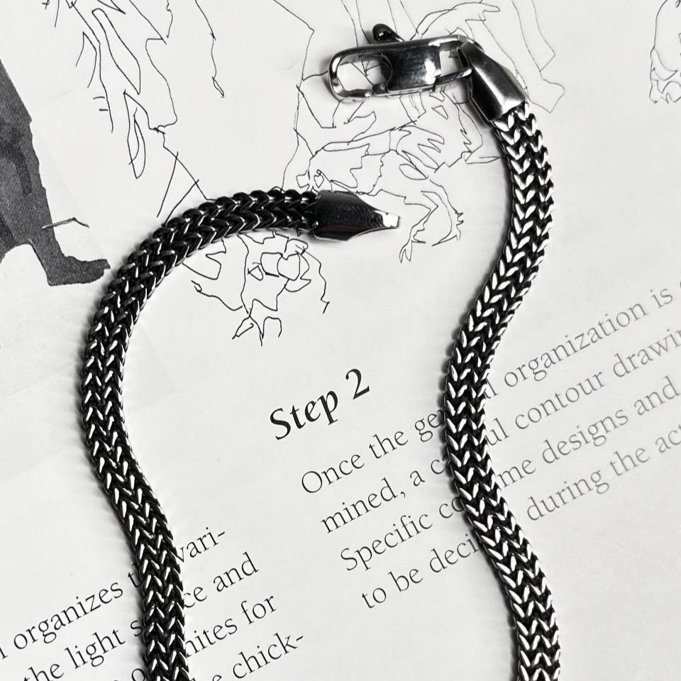 دستبند استیل مردانه زنجیری چهار پر گندمی رنگ ثابت کد tk (پس کرایه)