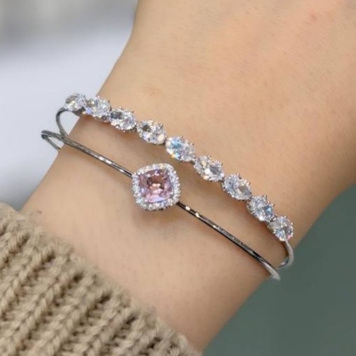 دستبند النگویی و بنگل زنانه طرح جواهری طرح دو لاین گل ونکلیف تنوع طرح رنگ ثابت کد gy