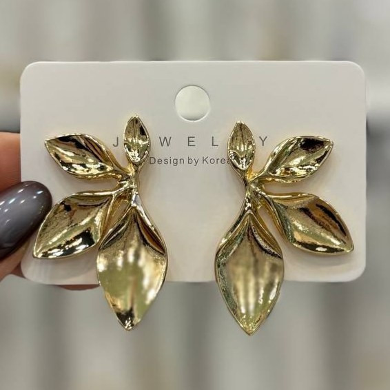 گوشواره فشن زنانه و دخترانه مینیمال دفرمه طرح 4برگ رنگ ثابت تنوع مدل کدgy