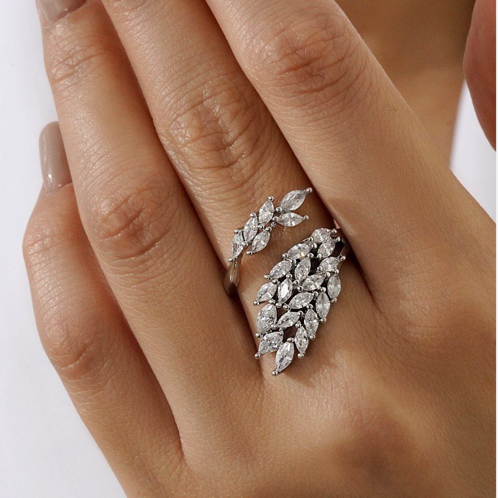 انگشتر زنانه جواهری مدل خوشه ای نگین کاری فری سایز freesize رنگ ثابت در تنوع طرح کد mp