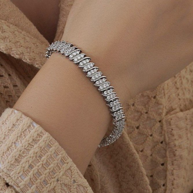 دستبند زنانه فول نگین جواهری مخراج کاری بدون ریزش نگین رنگ ثابت کد MP