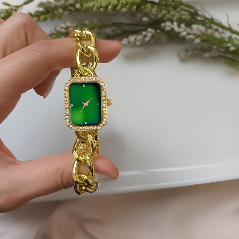 ساعت مچی عقربه ای زنانه مدل کوارتز بند زنجیری کد 1.2