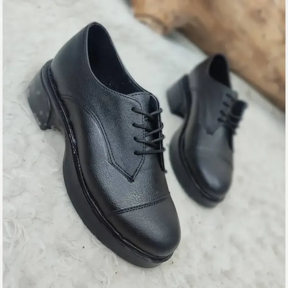 کفش طبی دانشجویی مدل المیرا کلاسیک چرم مشکی