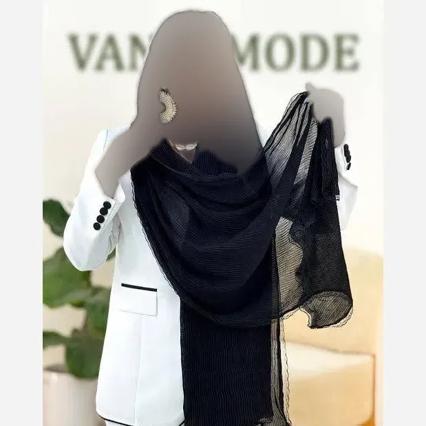شال مجلسی زنانه طرح درختی دور دانتلی و لب نگین دار سایز 70 در 180 سانتی متر