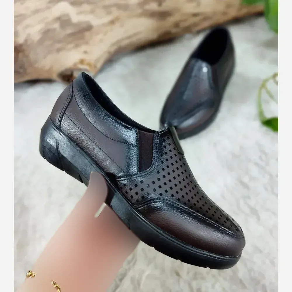 کفش طبی زنانه مدل جیتو چرم صنعتی مشکی و قهوه ای سایز 37