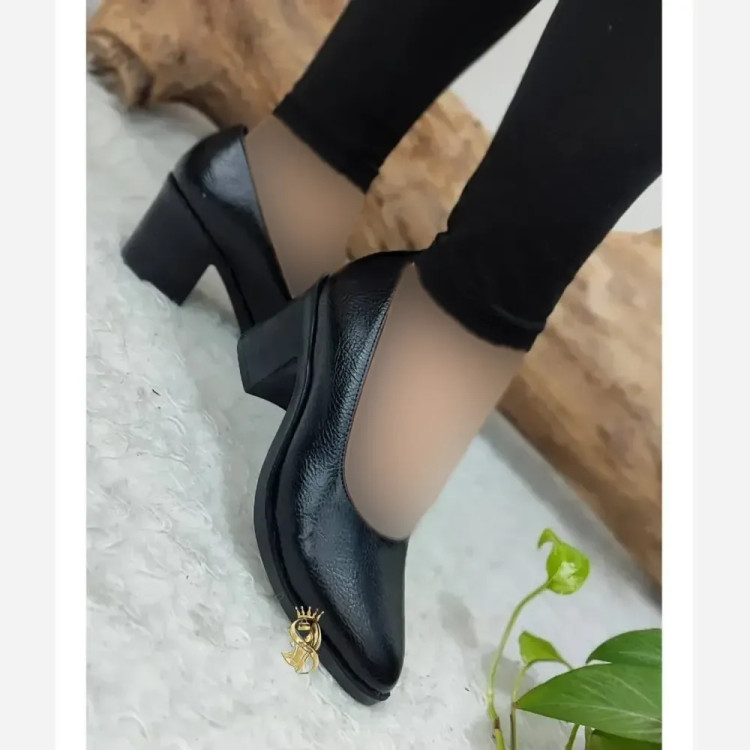 کفش مجلسی زنانه طبی پاشنه هفت سانت چرم تسلا مشکی