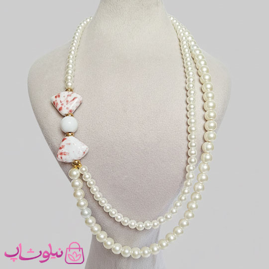 گردنبند زنانه دستساز برند N&SH مدل پاپیون با طرح مروارید دولاین کد 400