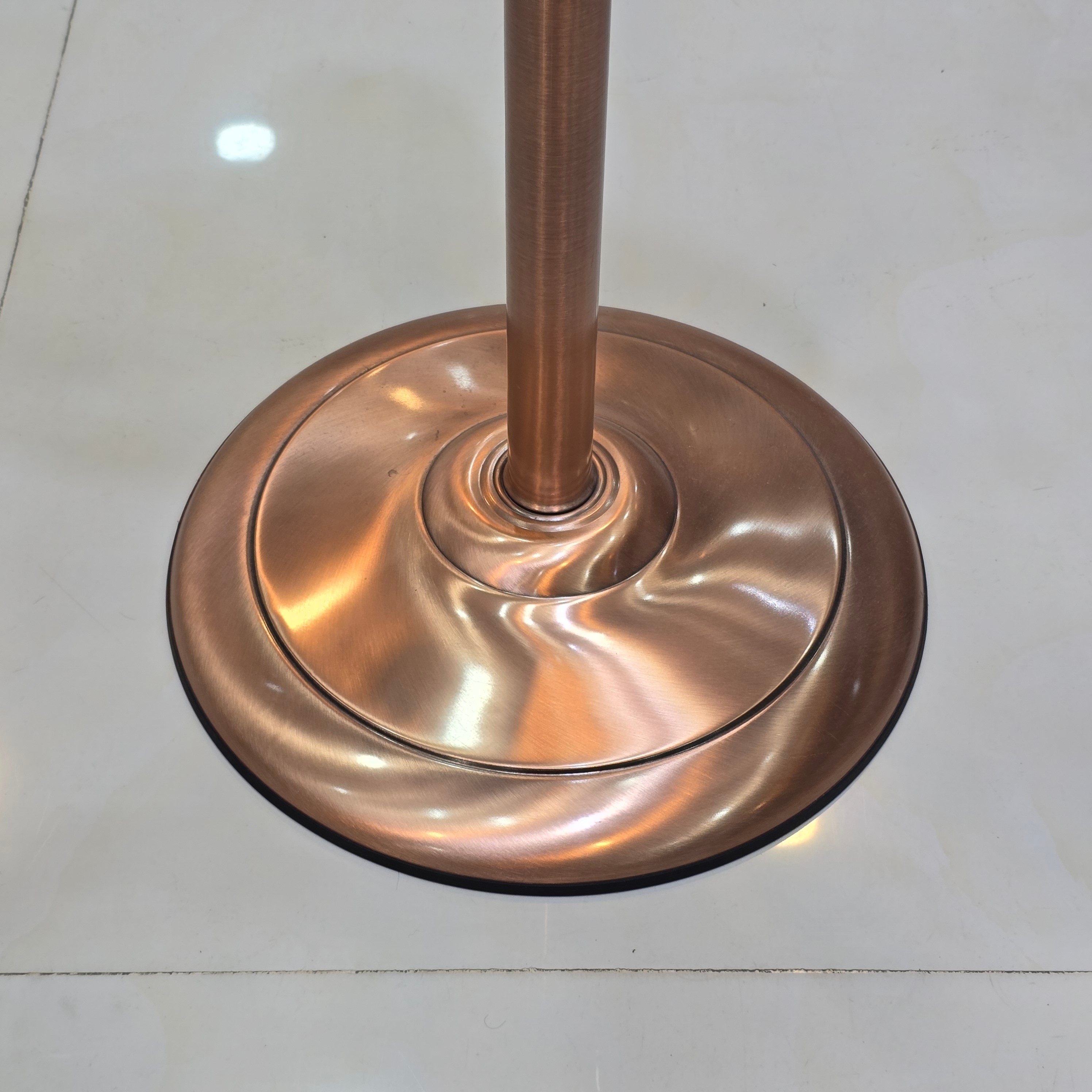 پنکه ایستاده کوئین هوم مدل QH-6680 ریموت دار 5 پره با ارسال رایگان