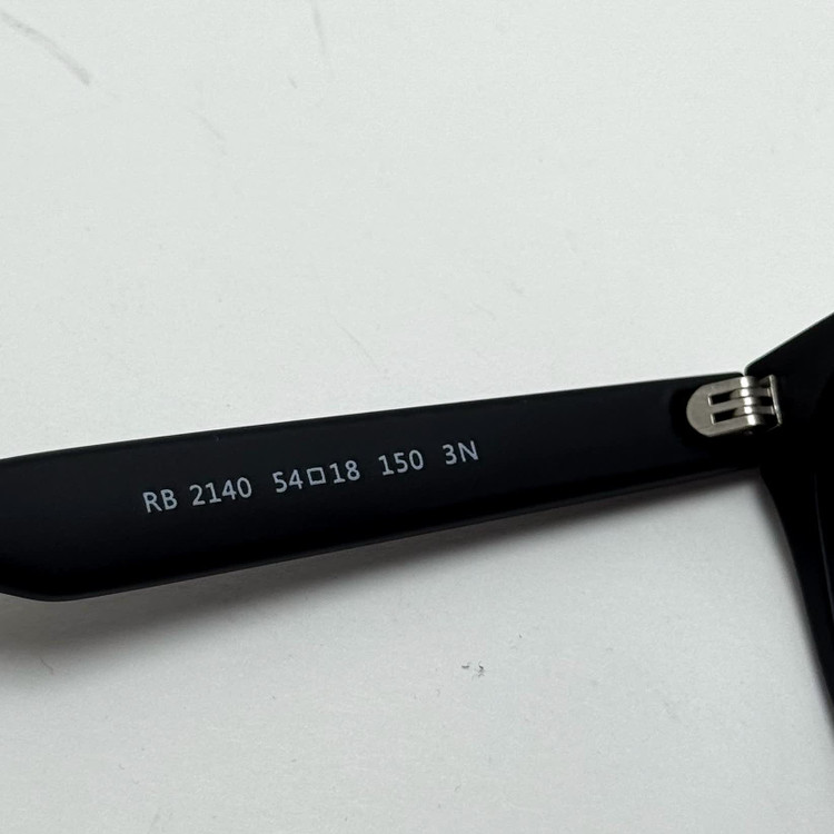 عینک آفتابی ریبن ویفرر شیشه سنگ مشکی که همراه پک کامل ریبن Rayban WAYFARER RB 2140 سایز 54 (ارسال رایگان)